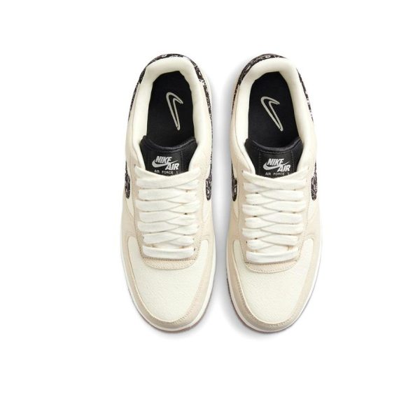 Nike AIR FORCE 1 LOW PAISLEY SWOOSH 米白腰果花：圖片 4