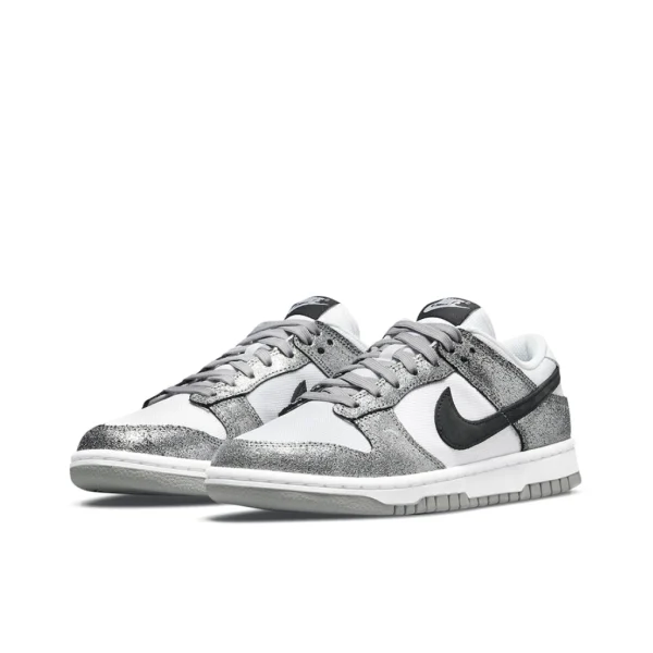 Nike Dunk 低筒/金屬銀/白色