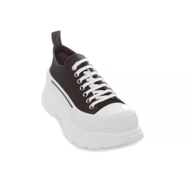 Alexander McQueen Tread Slick 繫帶休閒鞋黑色/白色：圖片 2