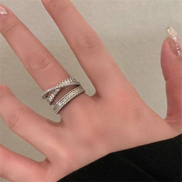 精緻時尚交叉鑲鑽戒指女ins風冷淡風輕奢小眾設計高級感環手飾：圖片 3