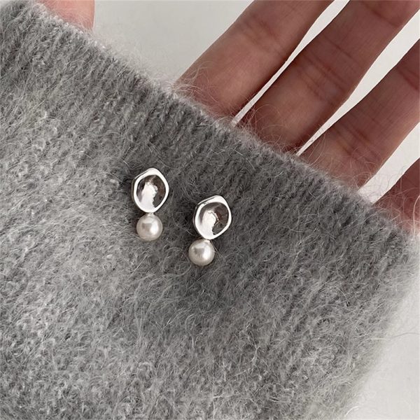 白色珍珠耳環女925銀針幾何個性冷淡風設計感耳環高級感耳飾：圖片 6