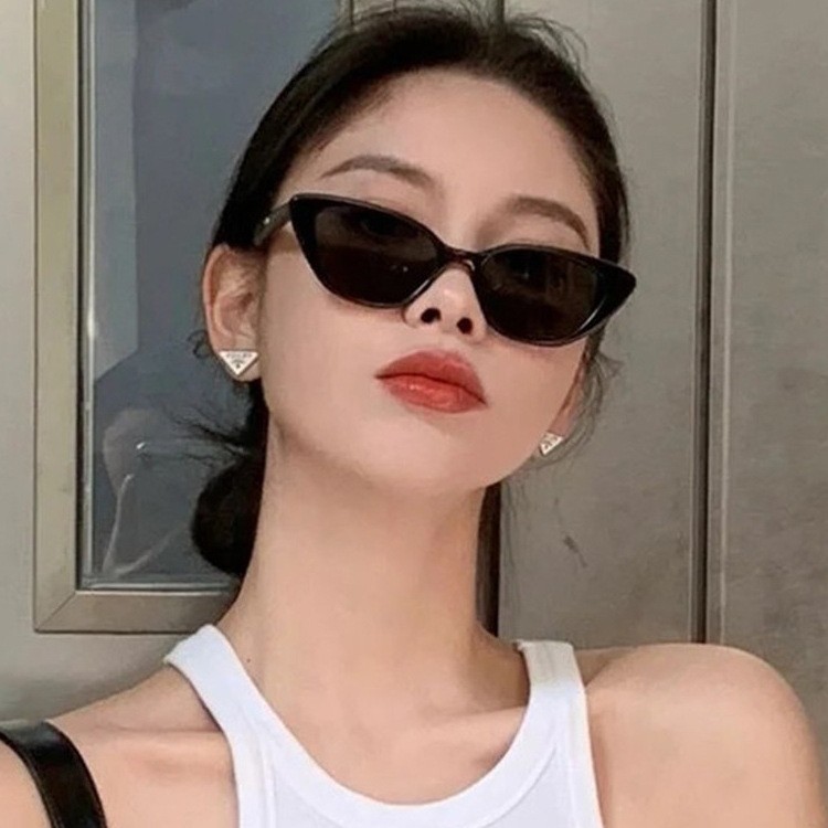 復古三角貓眼窄框墨鏡女高級感ins黑色小框防曬造型街拍太陽眼鏡男