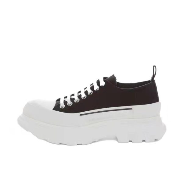 Alexander McQueen Tread Slick 繫帶休閒鞋黑色/白色：圖片 4